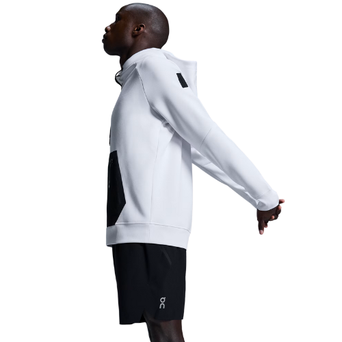 ON-RUNING 7' CORE SHORT BLACK MAN