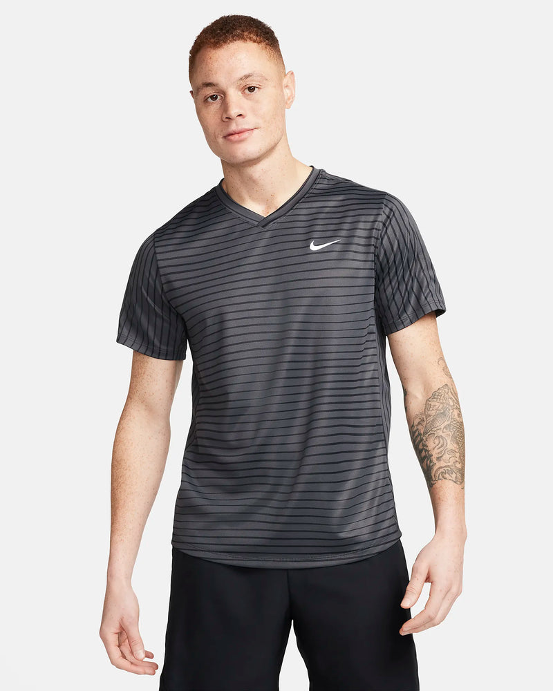 NIKE COURT DRI-FIT VICTORY TENNIS TOP ANTHRACITE MAN